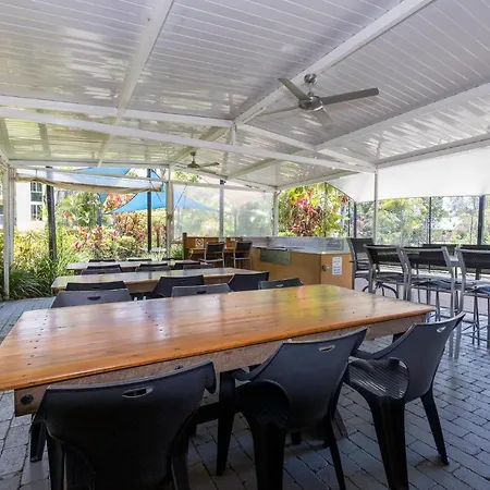 Paradise Grove Holiday Apartments Gold Coast Exterior photo